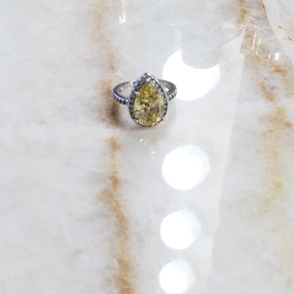 Ring - Picture 2 of 2